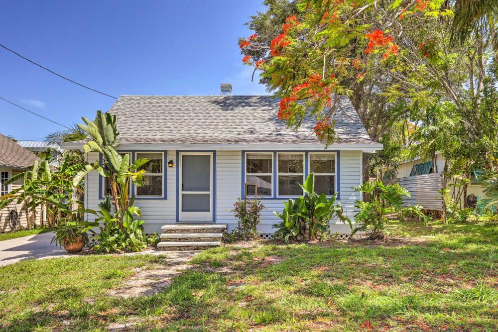 Lovely Cottage Near Downtown Stuart and Beaches